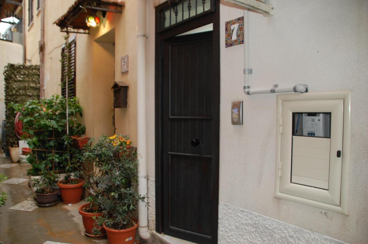 Casa Vacanze Antico Cortile Delle Palme Villa Villagrazia Di Carini Exterior photo